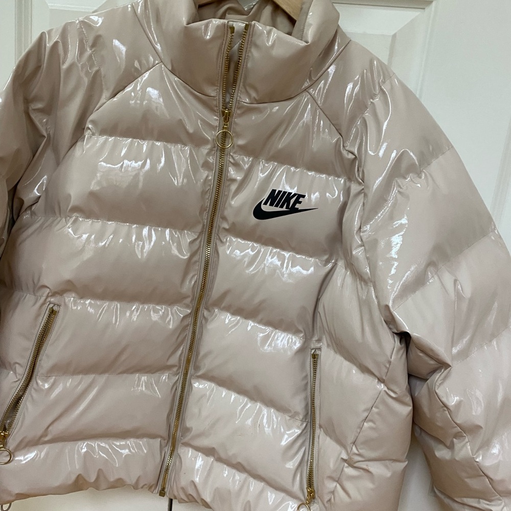 Nike Glossy Puffer Jacket Women’s M